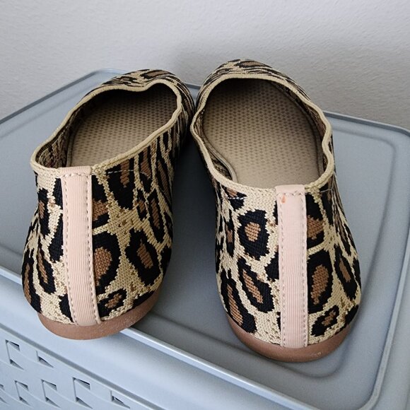 Skechers Cleo "Clawsome" Leopard Print Knit Flats Women's Size 8 - Picture 5 of 5